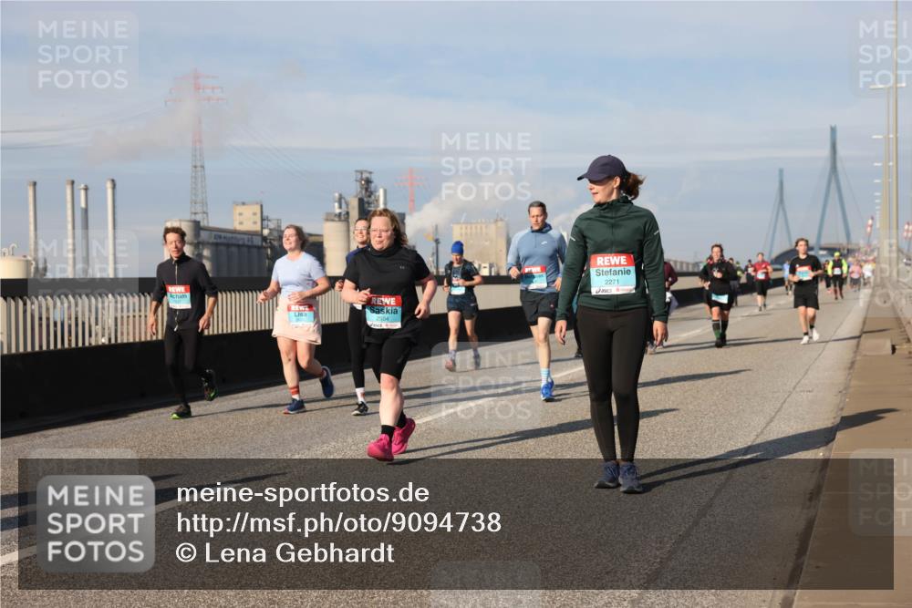 03.10.2025 - Köhlbrandbrückenlauf Lena Gebhardt http://msf.ph/oto/9094738 03.10.2025 10:09:25 Position 2 2504, 2271 meine-sportfotos.de