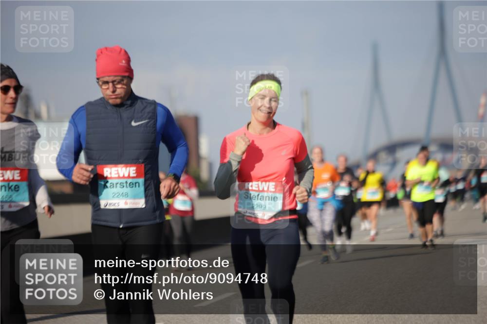 03.10.2025 - Köhlbrandbrückenlauf Jannik Wohlers http://msf.ph/oto/9094748 03.10.2025 10:12:59 Position 3 2248, 2299 meine-sportfotos.de