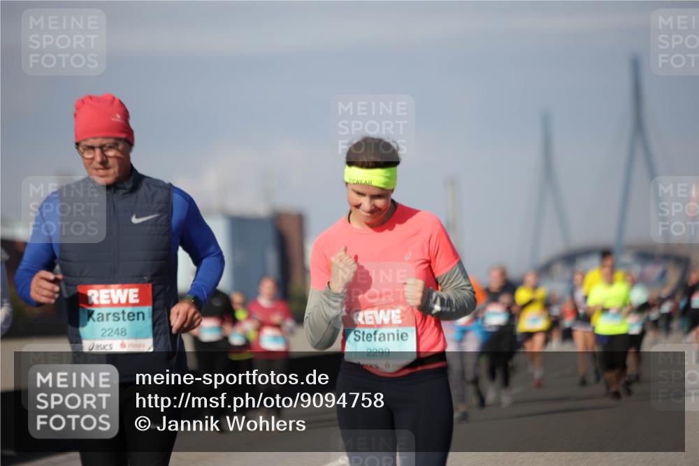 03.10.2025 - Köhlbrandbrückenlauf Jannik Wohlers http://msf.ph/oto/9094758 03.10.2025 10:12:59 Position 3 2248, 2299 meine-sportfotos.de