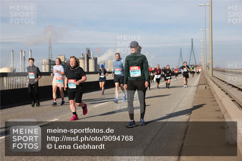 03.10.2025 - Köhlbrandbrückenlauf Lena Gebhardt http://msf.ph/oto/9094768 03.10.2025 10:09:25 Position 2 2504, 2271 meine-sportfotos.de