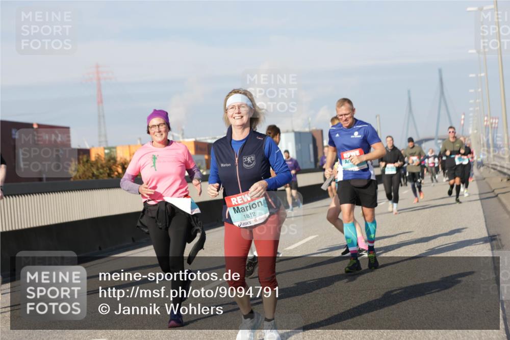 03.10.2025 - Köhlbrandbrückenlauf Jannik Wohlers http://msf.ph/oto/9094791 03.10.2025 10:01:14 Position 3 1812 meine-sportfotos.de