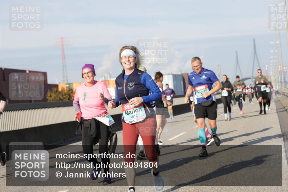 03.10.2025 - Köhlbrandbrückenlauf Jannik Wohlers http://msf.ph/oto/9094804 03.10.2025 10:01:14 Position 3 8, 1812 meine-sportfotos.de