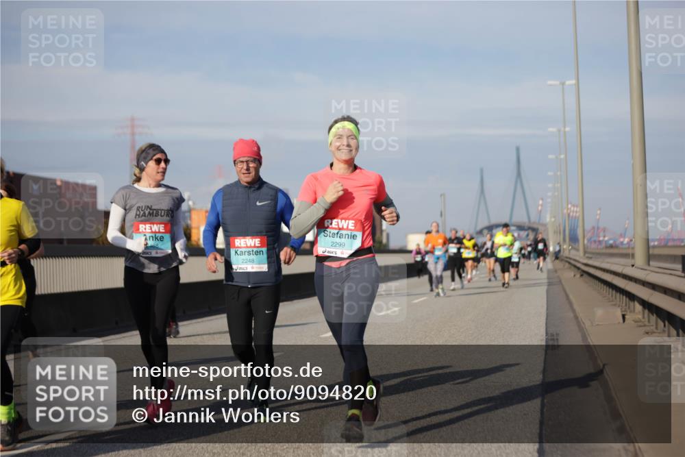 03.10.2025 - Köhlbrandbrückenlauf Jannik Wohlers http://msf.ph/oto/9094820 03.10.2025 10:13:00 Position 3 2248, 2299 meine-sportfotos.de