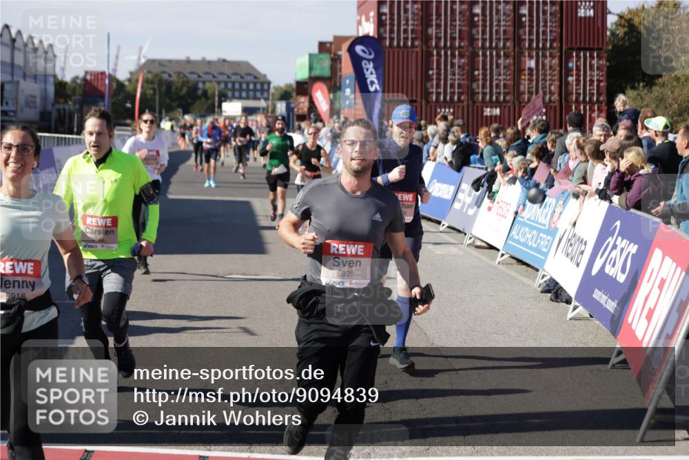 03.10.2025 - Köhlbrandbrückenlauf Jannik Wohlers http://msf.ph/oto/9094839 03.10.2025 13:20:45 Ziel 4476, 4646, 4709, 5480, 5488, 5774, 5918, 5920, 6703, 6777, 6807 meine-sportfotos.de