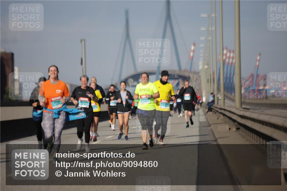 03.10.2025 - Köhlbrandbrückenlauf Jannik Wohlers http://msf.ph/oto/9094860 03.10.2025 10:13:02 Position 3  meine-sportfotos.de