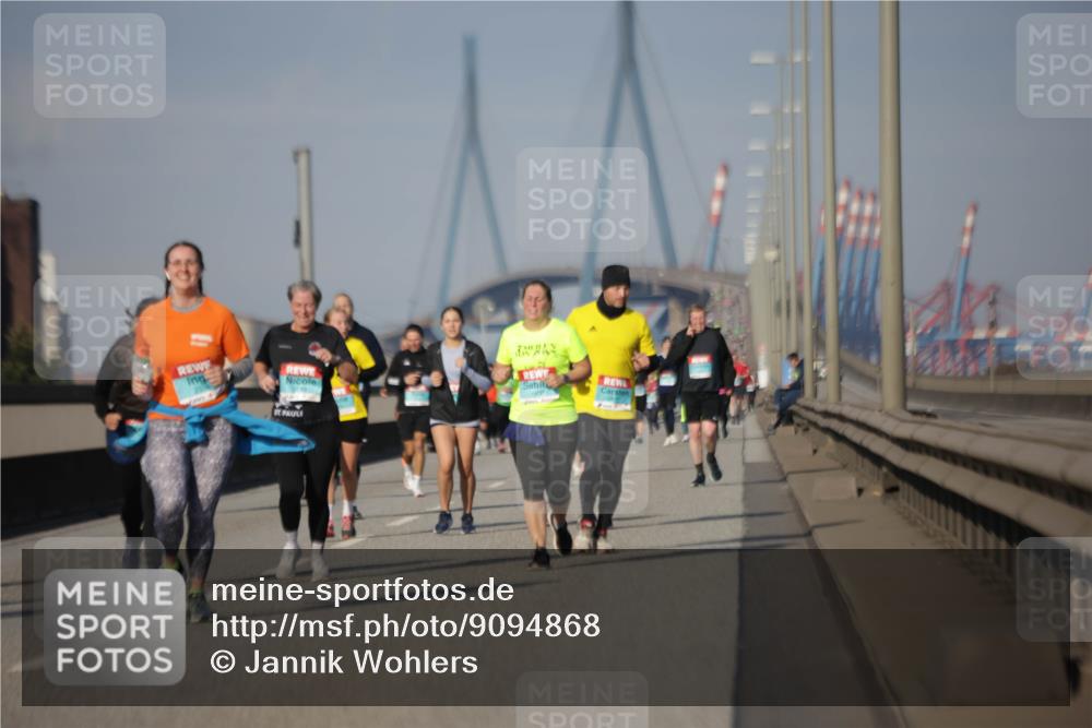 03.10.2025 - Köhlbrandbrückenlauf Jannik Wohlers http://msf.ph/oto/9094868 03.10.2025 10:13:02 Position 3  meine-sportfotos.de