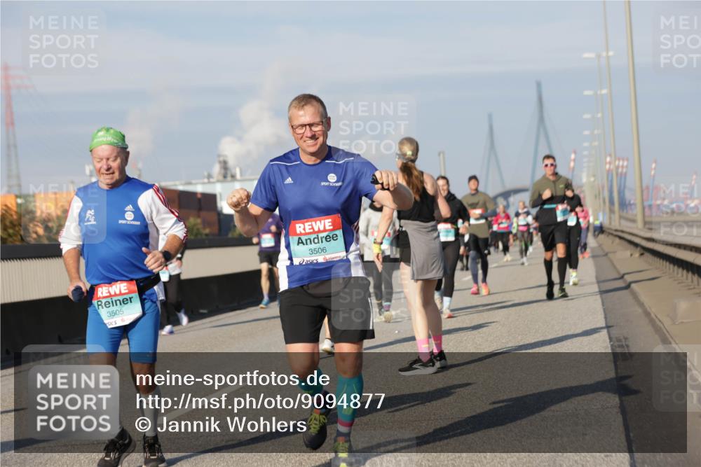 03.10.2025 - Köhlbrandbrückenlauf Jannik Wohlers http://msf.ph/oto/9094877 03.10.2025 10:01:15 Position 3 3506, 3505 meine-sportfotos.de