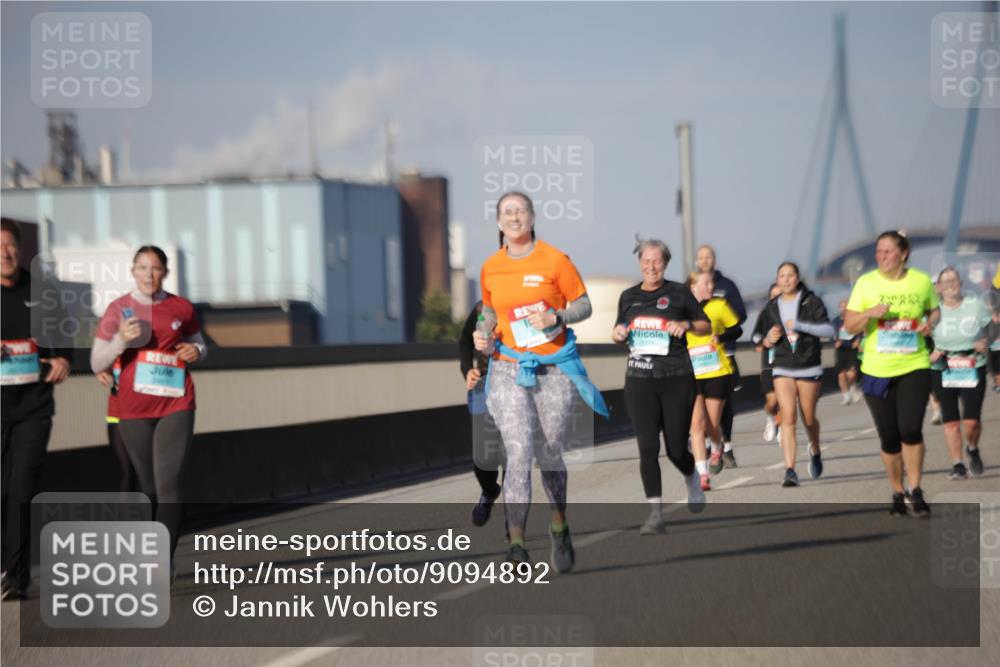 03.10.2025 - Köhlbrandbrückenlauf Jannik Wohlers http://msf.ph/oto/9094892 03.10.2025 10:13:03 Position 3  meine-sportfotos.de