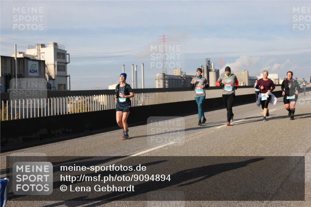 03.10.2025 - Köhlbrandbrückenlauf Lena Gebhardt http://msf.ph/oto/9094894 03.10.2025 10:09:29 Position 2  meine-sportfotos.de