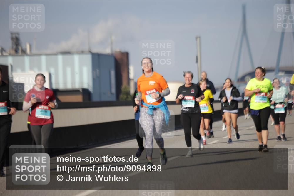 03.10.2025 - Köhlbrandbrückenlauf Jannik Wohlers http://msf.ph/oto/9094898 03.10.2025 10:13:03 Position 3  meine-sportfotos.de