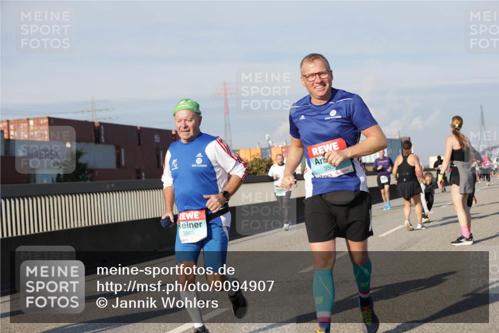 03.10.2025 - Köhlbrandbrückenlauf Jannik Wohlers http://msf.ph/oto/9094907 03.10.2025 10:01:16 Position 3 350, 3505 meine-sportfotos.de