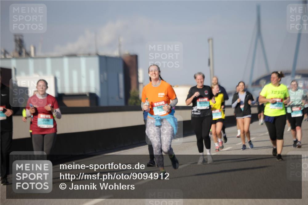 03.10.2025 - Köhlbrandbrückenlauf Jannik Wohlers http://msf.ph/oto/9094912 03.10.2025 10:13:03 Position 3 3749 meine-sportfotos.de