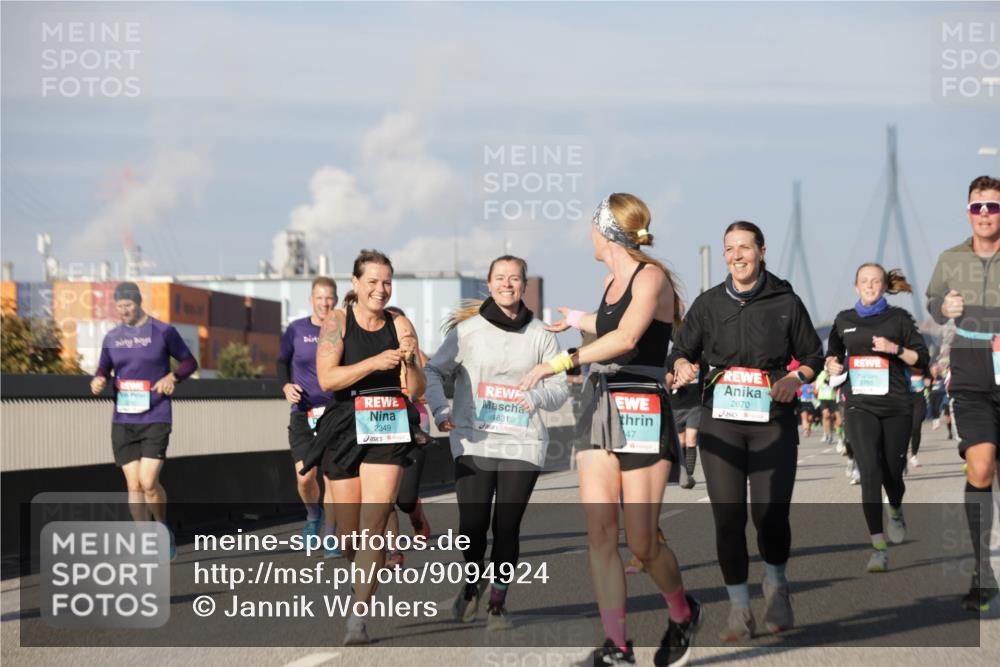 03.10.2025 - Köhlbrandbrückenlauf Jannik Wohlers http://msf.ph/oto/9094924 03.10.2025 10:01:18 Position 3 2349, 1831, 47, 2670, 3765 meine-sportfotos.de