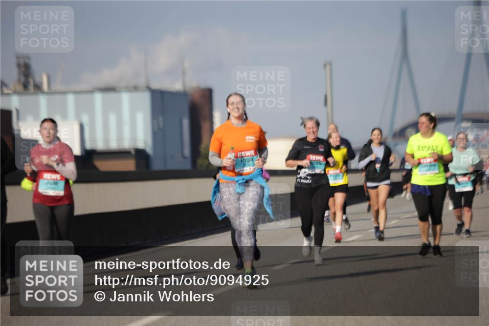 03.10.2025 - Köhlbrandbrückenlauf Jannik Wohlers http://msf.ph/oto/9094925 03.10.2025 10:13:03 Position 3 2838 meine-sportfotos.de
