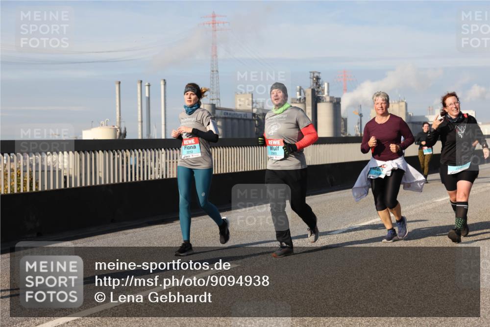 03.10.2025 - Köhlbrandbrückenlauf Lena Gebhardt http://msf.ph/oto/9094938 03.10.2025 10:09:30 Position 2 2212, 2365 meine-sportfotos.de