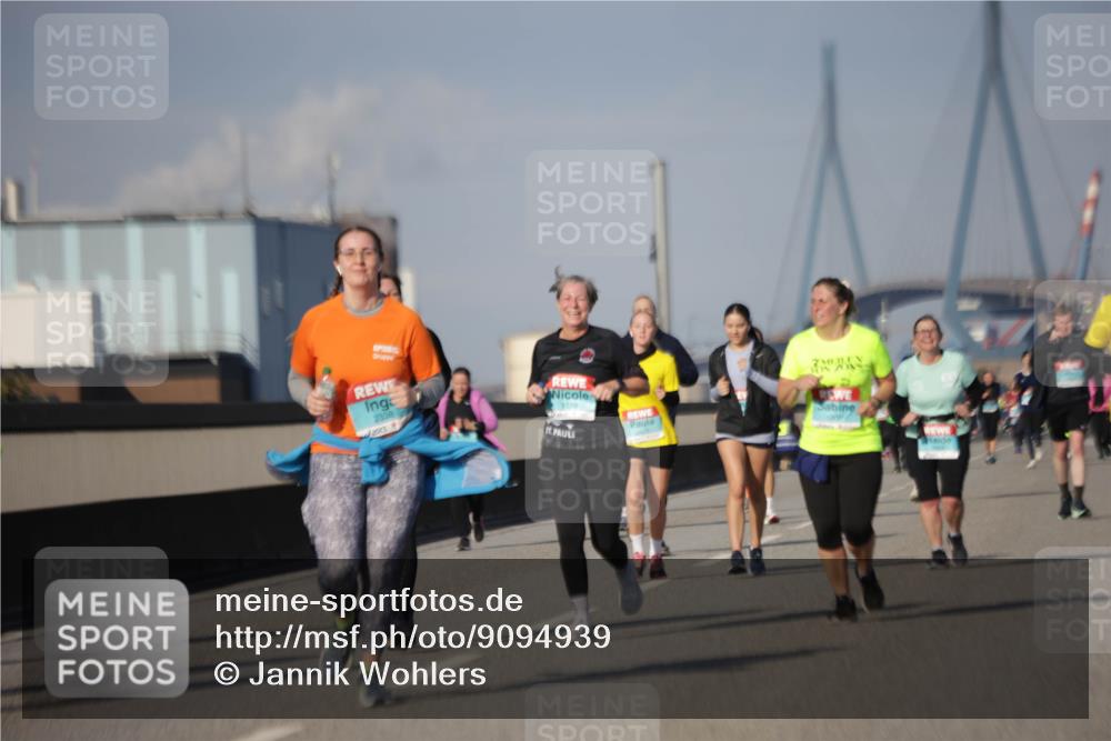 03.10.2025 - Köhlbrandbrückenlauf Jannik Wohlers http://msf.ph/oto/9094939 03.10.2025 10:13:04 Position 3 2338, 1219 meine-sportfotos.de