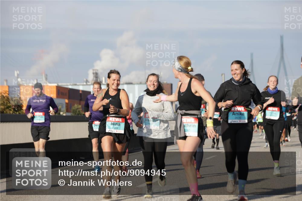 03.10.2025 - Köhlbrandbrückenlauf Jannik Wohlers http://msf.ph/oto/9094945 03.10.2025 10:01:19 Position 3 2349, 1831, 247, 2670 meine-sportfotos.de