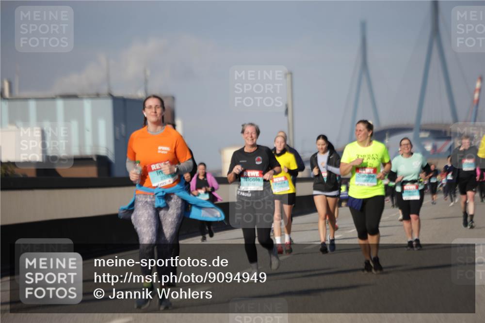 03.10.2025 - Köhlbrandbrückenlauf Jannik Wohlers http://msf.ph/oto/9094949 03.10.2025 10:13:04 Position 3 2338 meine-sportfotos.de