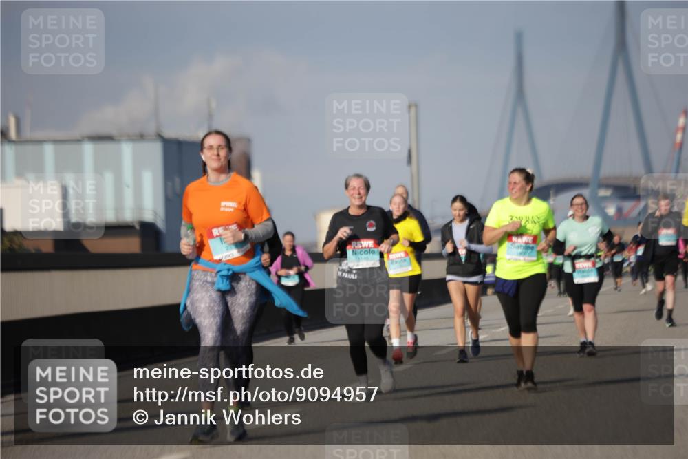 03.10.2025 - Köhlbrandbrückenlauf Jannik Wohlers http://msf.ph/oto/9094957 03.10.2025 10:13:04 Position 3  meine-sportfotos.de