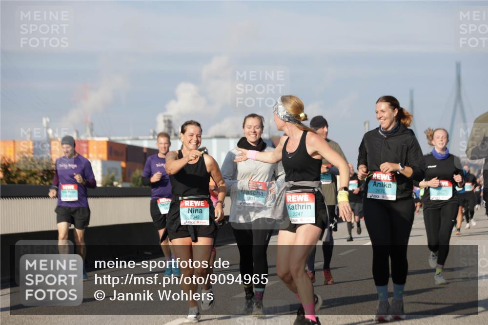 03.10.2025 - Köhlbrandbrückenlauf Jannik Wohlers http://msf.ph/oto/9094965 03.10.2025 10:01:19 Position 3 2349, 1831, 2247, 2670 meine-sportfotos.de