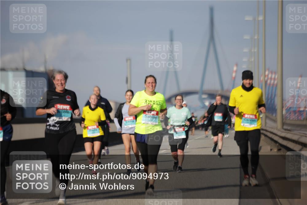 03.10.2025 - Köhlbrandbrückenlauf Jannik Wohlers http://msf.ph/oto/9094973 03.10.2025 10:13:07 Position 3 1800 meine-sportfotos.de