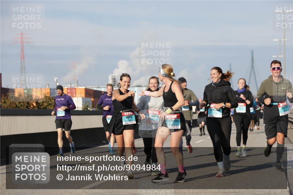 03.10.2025 - Köhlbrandbrückenlauf Jannik Wohlers http://msf.ph/oto/9094984 03.10.2025 10:01:19 Position 3 2349, 4831, 2247, 2670, 3765 meine-sportfotos.de