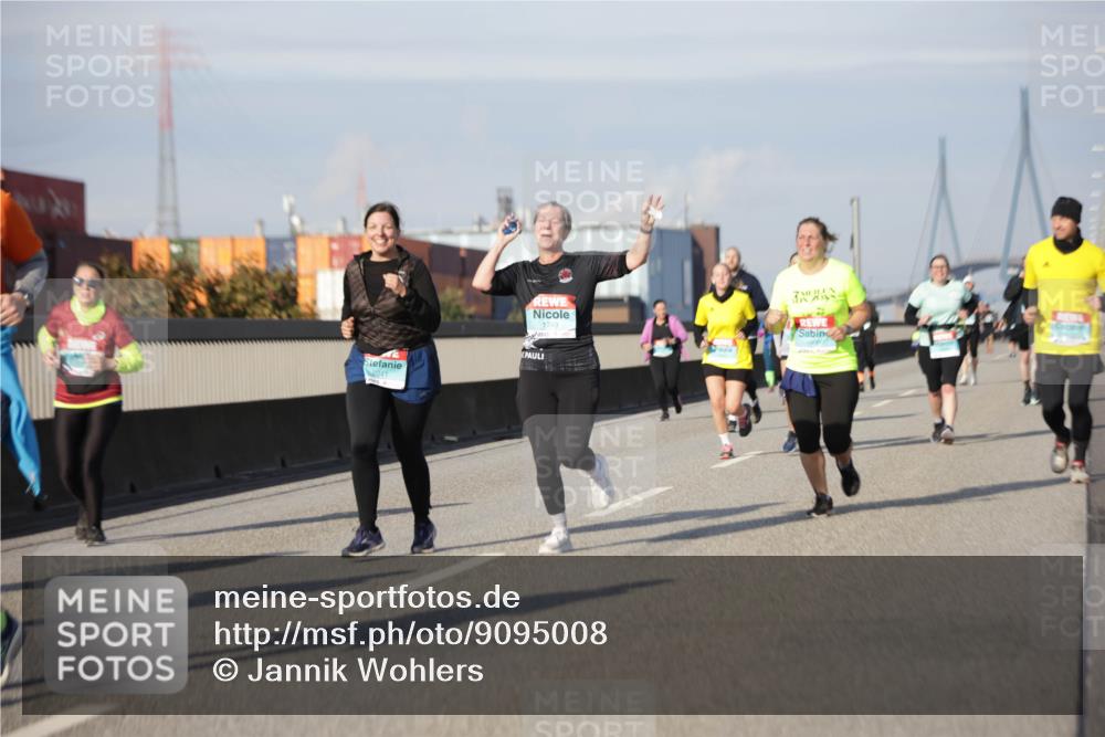03.10.2025 - Köhlbrandbrückenlauf Jannik Wohlers http://msf.ph/oto/9095008 03.10.2025 10:13:09 Position 3 2041, 1749, 1800 meine-sportfotos.de