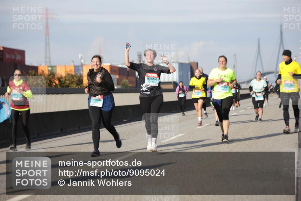 03.10.2025 - Köhlbrandbrückenlauf Jannik Wohlers http://msf.ph/oto/9095024 03.10.2025 10:13:09 Position 3 2041, 1749 meine-sportfotos.de