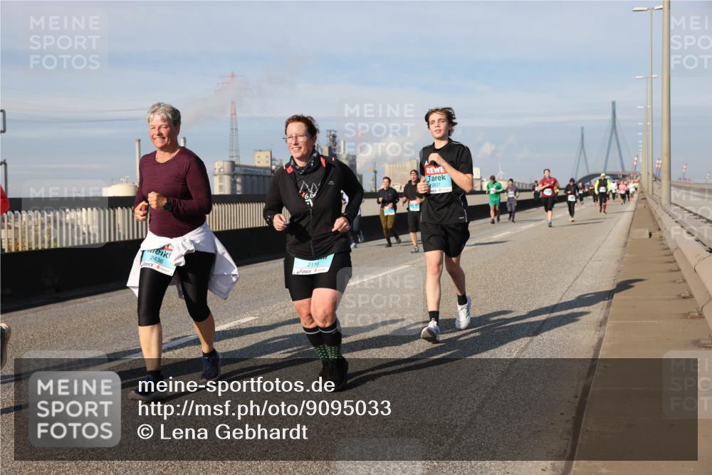 03.10.2025 - Köhlbrandbrückenlauf Lena Gebhardt http://msf.ph/oto/9095033 03.10.2025 10:09:32 Position 2 2436, 2116, 2631 meine-sportfotos.de