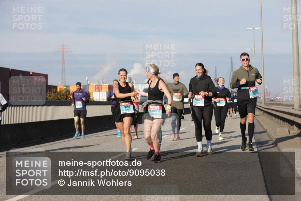 03.10.2025 - Köhlbrandbrückenlauf Jannik Wohlers http://msf.ph/oto/9095038 03.10.2025 10:01:20 Position 3 2349, 2247, 2670 meine-sportfotos.de