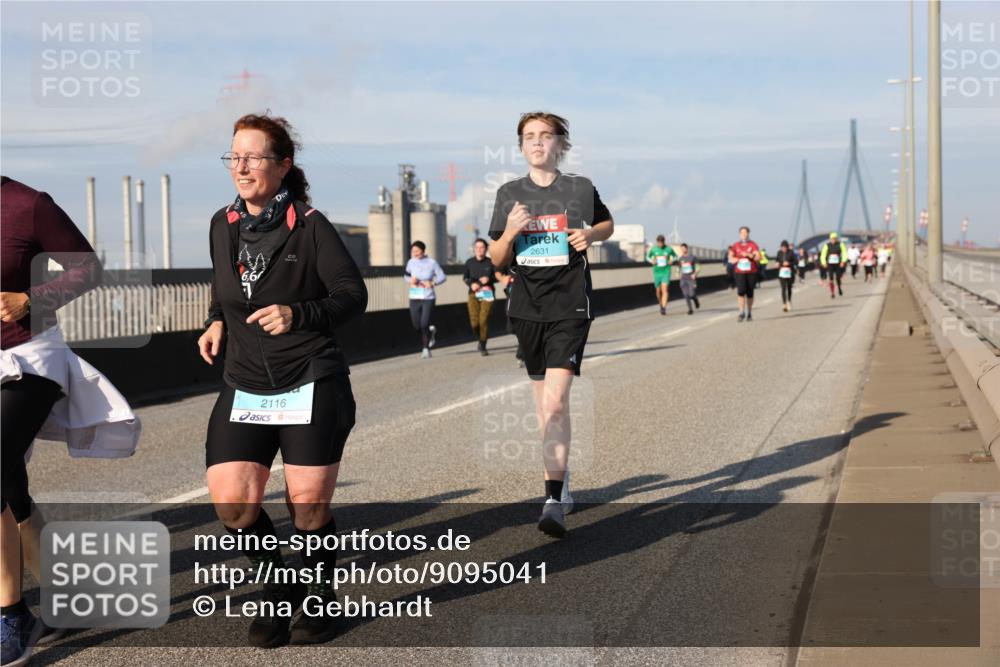 03.10.2025 - Köhlbrandbrückenlauf Lena Gebhardt http://msf.ph/oto/9095041 03.10.2025 10:09:32 Position 2 2116, 2631 meine-sportfotos.de