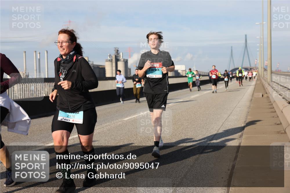 03.10.2025 - Köhlbrandbrückenlauf Lena Gebhardt http://msf.ph/oto/9095047 03.10.2025 10:09:32 Position 2 6, 6, 2116, 2631 meine-sportfotos.de