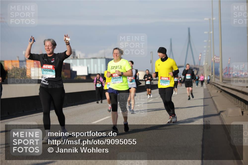 03.10.2025 - Köhlbrandbrückenlauf Jannik Wohlers http://msf.ph/oto/9095055 03.10.2025 10:13:11 Position 3 1749, 7, 1800 meine-sportfotos.de