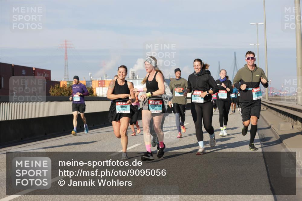 03.10.2025 - Köhlbrandbrückenlauf Jannik Wohlers http://msf.ph/oto/9095056 03.10.2025 10:01:20 Position 3 2349, 2247, 2670 meine-sportfotos.de