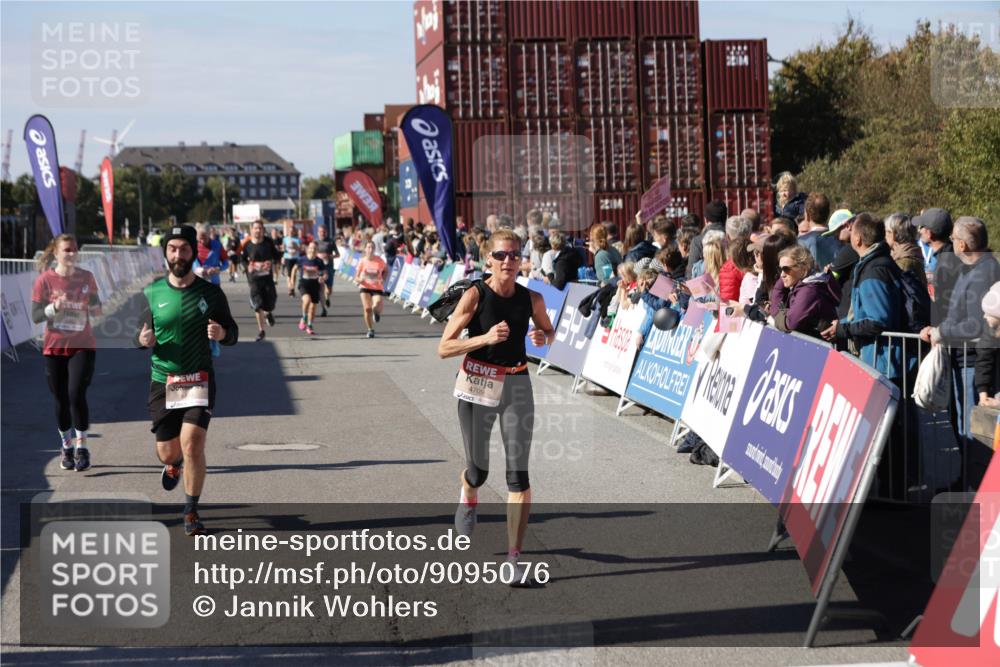 03.10.2025 - Köhlbrandbrückenlauf Jannik Wohlers http://msf.ph/oto/9095076 03.10.2025 13:20:48 Ziel 4476, 4646, 4709, 4915, 4916, 5084, 5480, 5488, 5774, 5918, 5920, 6703, 6777 meine-sportfotos.de