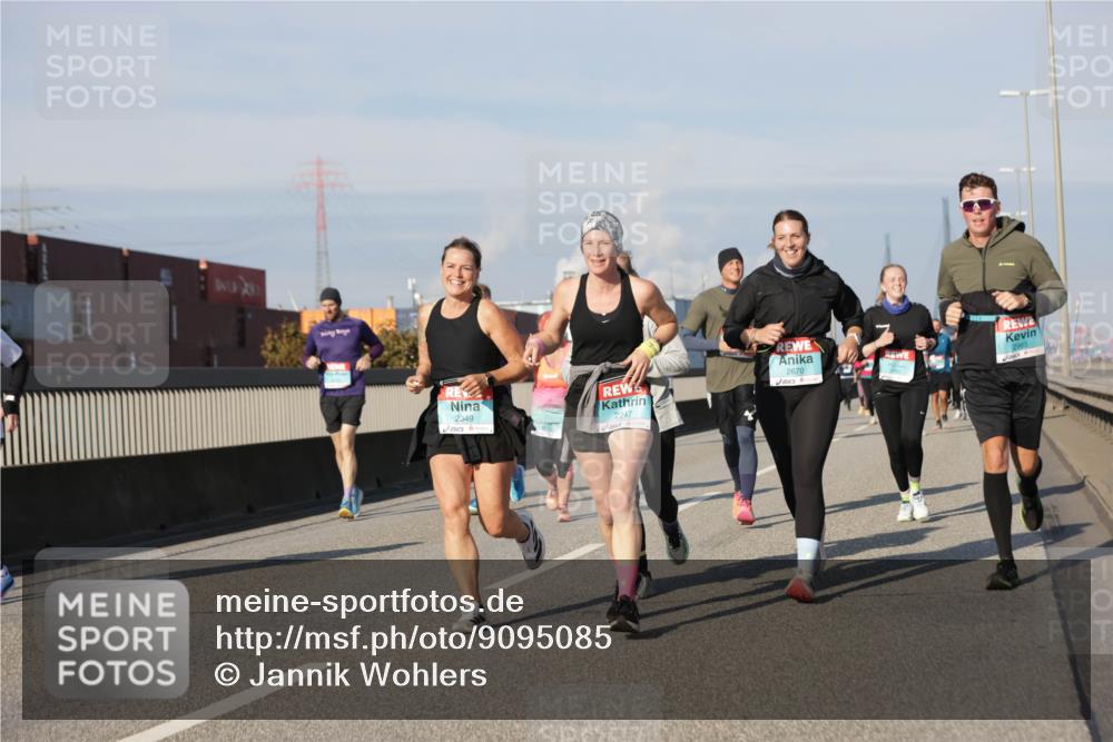 03.10.2025 - Köhlbrandbrückenlauf Jannik Wohlers http://msf.ph/oto/9095085 03.10.2025 10:01:20 Position 3 2349, 2247, 2670 meine-sportfotos.de