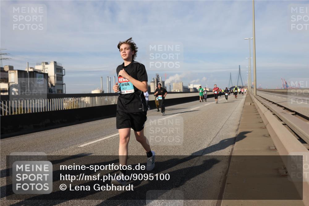 03.10.2025 - Köhlbrandbrückenlauf Lena Gebhardt http://msf.ph/oto/9095100 03.10.2025 10:09:33 Position 2 2631 meine-sportfotos.de