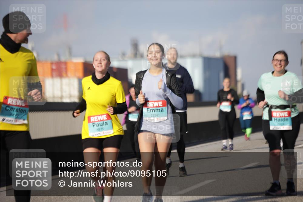 03.10.2025 - Köhlbrandbrückenlauf Jannik Wohlers http://msf.ph/oto/9095105 03.10.2025 10:13:14 Position 3 2875, 2297 meine-sportfotos.de