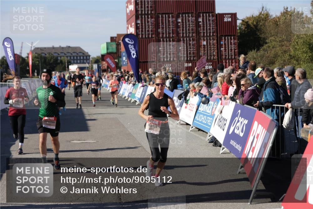 03.10.2025 - Köhlbrandbrückenlauf Jannik Wohlers http://msf.ph/oto/9095112 03.10.2025 13:20:48 Ziel 4476, 4646, 4709, 4915, 4916, 5084, 5480, 5488, 5774, 5918, 5920, 6703, 6777 meine-sportfotos.de