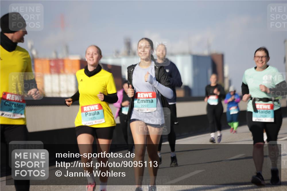 03.10.2025 - Köhlbrandbrückenlauf Jannik Wohlers http://msf.ph/oto/9095113 03.10.2025 10:13:14 Position 3 2812, 2875, 2297 meine-sportfotos.de