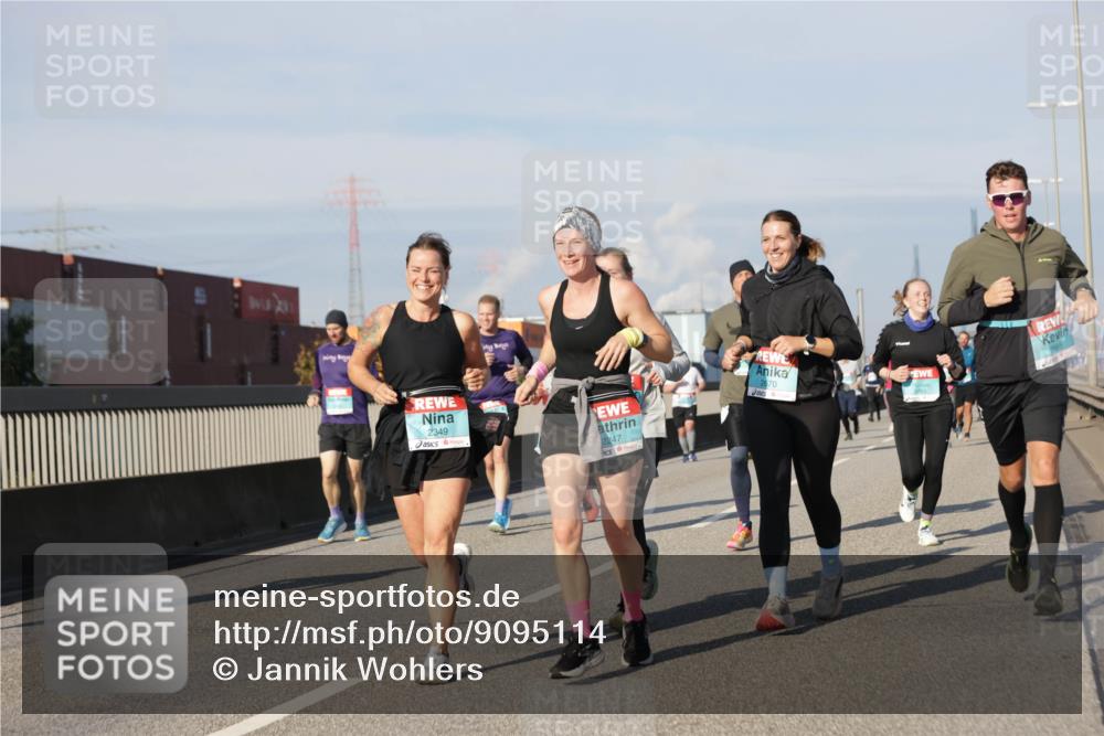 03.10.2025 - Köhlbrandbrückenlauf Jannik Wohlers http://msf.ph/oto/9095114 03.10.2025 10:01:20 Position 3 2349, 2247, 2670 meine-sportfotos.de
