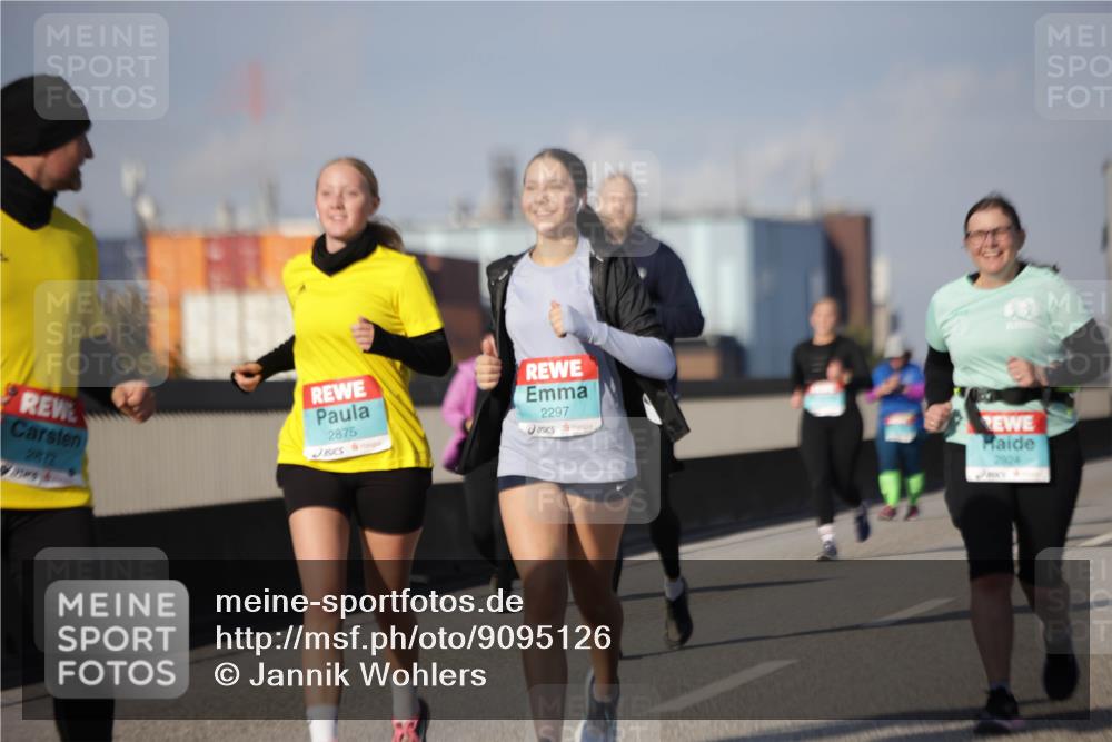 03.10.2025 - Köhlbrandbrückenlauf Jannik Wohlers http://msf.ph/oto/9095126 03.10.2025 10:13:14 Position 3 2812, 2875, 2297, 2924 meine-sportfotos.de