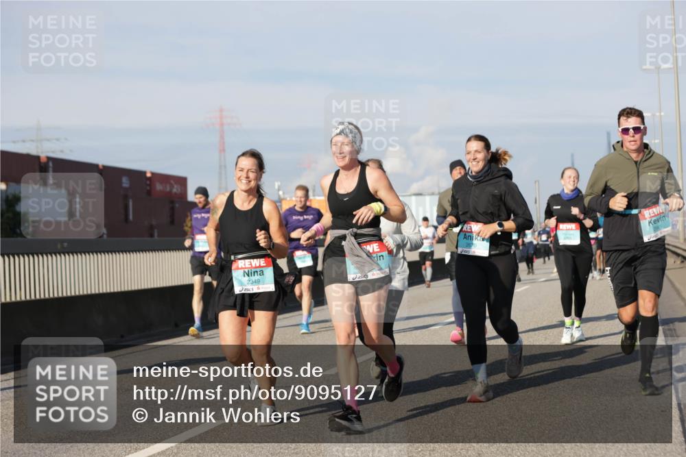 03.10.2025 - Köhlbrandbrückenlauf Jannik Wohlers http://msf.ph/oto/9095127 03.10.2025 10:01:20 Position 3 2670, 2349 meine-sportfotos.de