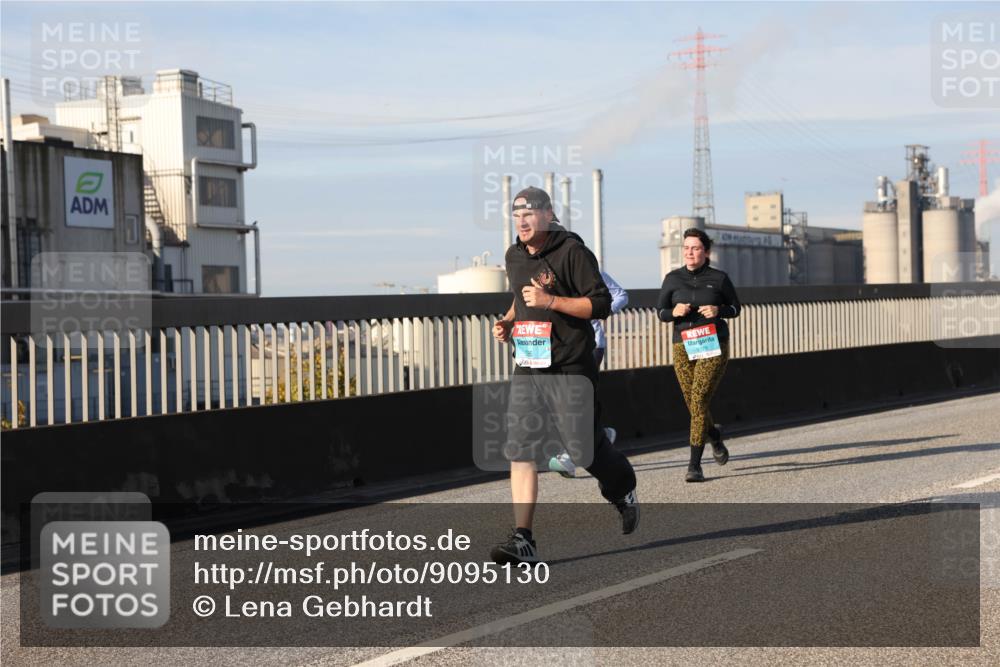 03.10.2025 - Köhlbrandbrückenlauf Lena Gebhardt http://msf.ph/oto/9095130 03.10.2025 10:09:35 Position 2 2379 meine-sportfotos.de