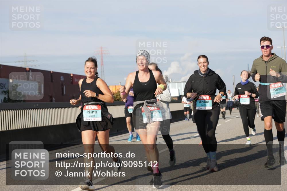 03.10.2025 - Köhlbrandbrückenlauf Jannik Wohlers http://msf.ph/oto/9095142 03.10.2025 10:01:21 Position 3 2349, 247, 2670, 2965, 3765 meine-sportfotos.de