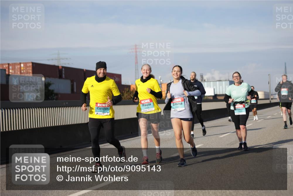 03.10.2025 - Köhlbrandbrückenlauf Jannik Wohlers http://msf.ph/oto/9095143 03.10.2025 10:13:15 Position 3 2872, 2875, 2297 meine-sportfotos.de