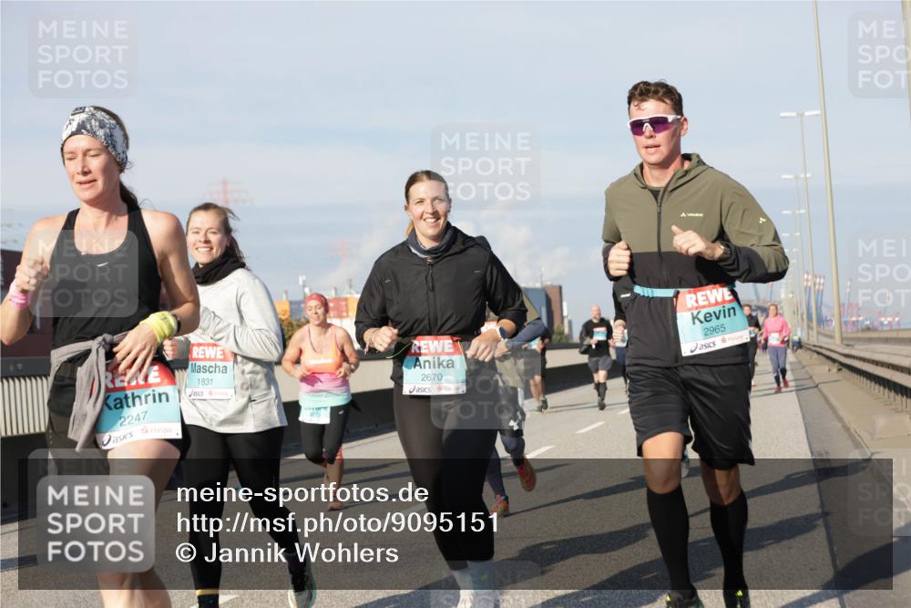 03.10.2025 - Köhlbrandbrückenlauf Jannik Wohlers http://msf.ph/oto/9095151 03.10.2025 10:01:21 Position 3 2247, 1831, 2670, 2965 meine-sportfotos.de