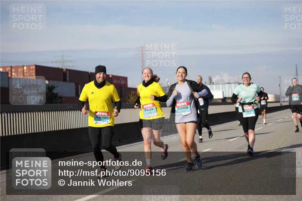 03.10.2025 - Köhlbrandbrückenlauf Jannik Wohlers http://msf.ph/oto/9095156 03.10.2025 10:13:15 Position 3 872, 2875, 2297, 2924 meine-sportfotos.de