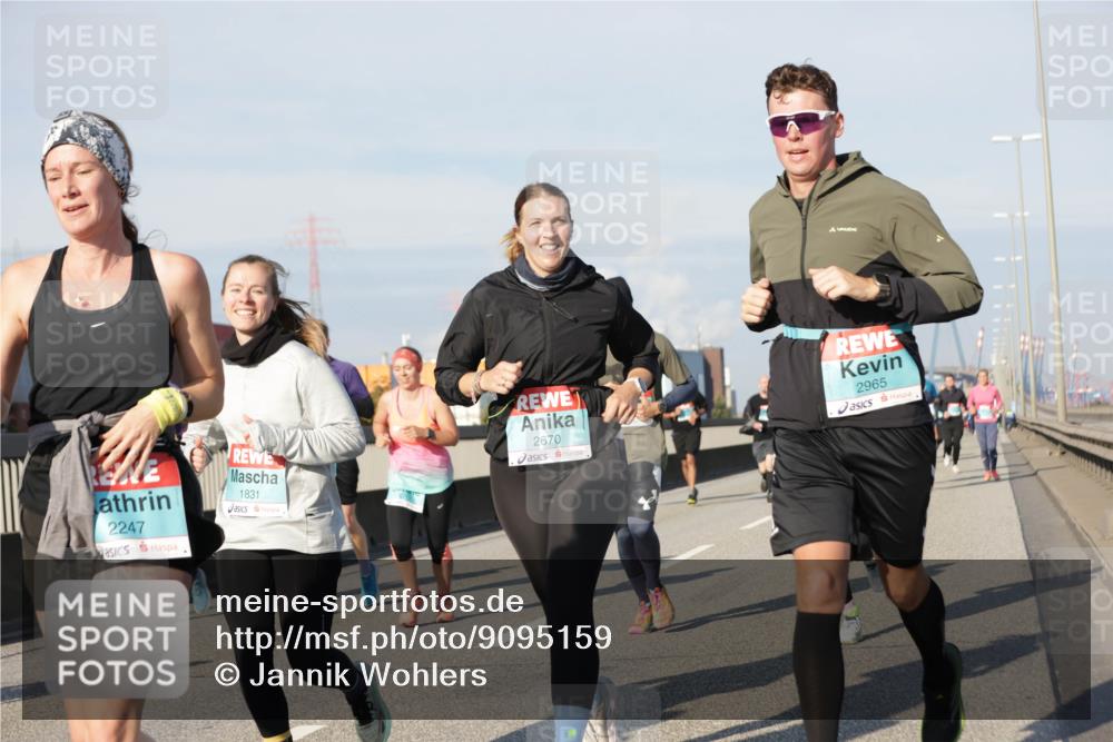 03.10.2025 - Köhlbrandbrückenlauf Jannik Wohlers http://msf.ph/oto/9095159 03.10.2025 10:01:21 Position 3 2247, 1831, 2670, 2965 meine-sportfotos.de