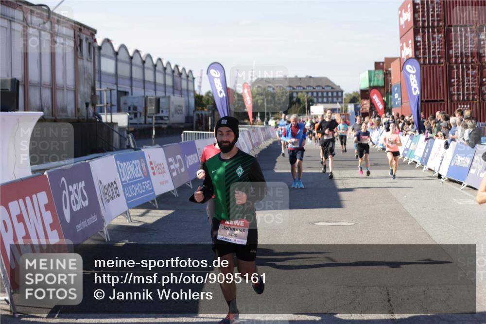 03.10.2025 - Köhlbrandbrückenlauf Jannik Wohlers http://msf.ph/oto/9095161 03.10.2025 13:20:49 Ziel 4476, 4646, 4709, 4915, 4916, 5006, 5084, 5480, 5488, 5774, 5918, 5920, 6703 meine-sportfotos.de